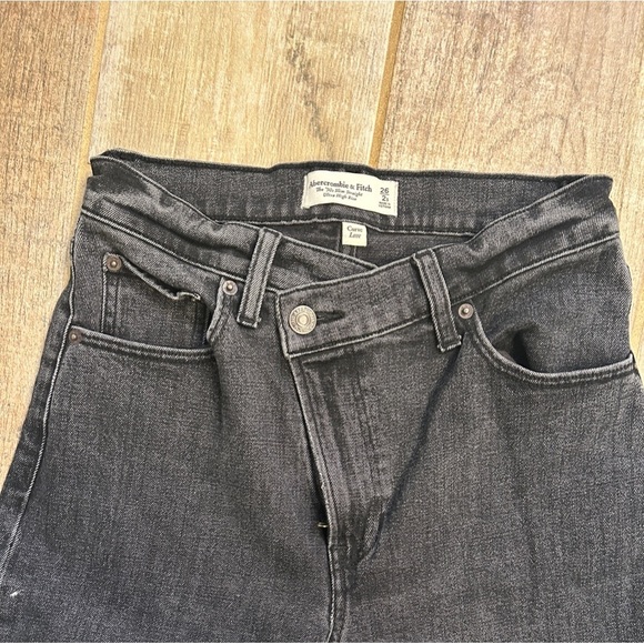Abercrombie The 90s Slim Straight Curve Love Black Jeans Crossover Sz 2 Short - Picture 7 of 8